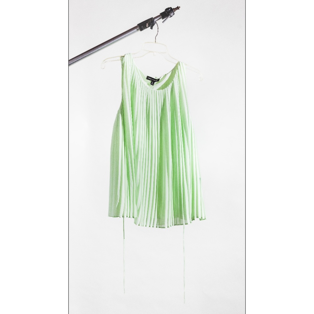 Banana Republic Sleeveless Pleated Blouse